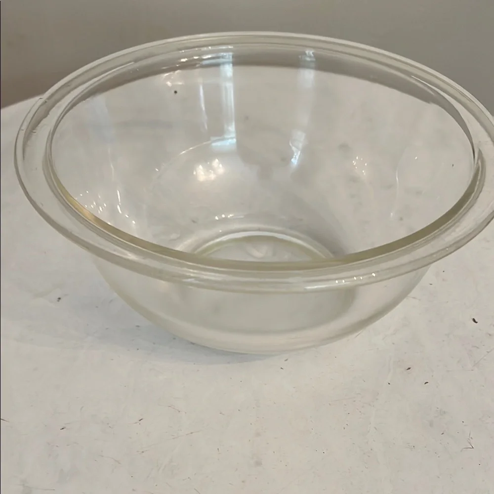 Vintage Clear Glass Pyrex 1 Quart Round Mixing Bowl #322